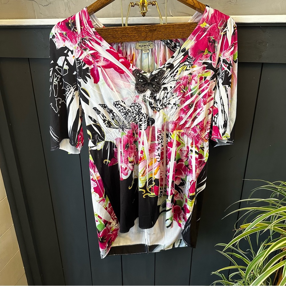 One World Butterfly Top‎ Pink/White/black size M